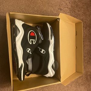 Size 13 black rally pro champion shoes